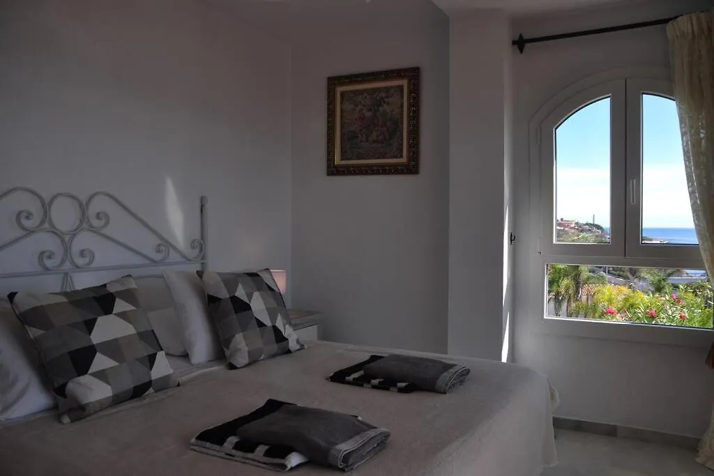 Spectacular 3 Bedrooms Sea Views Apartment El Faro