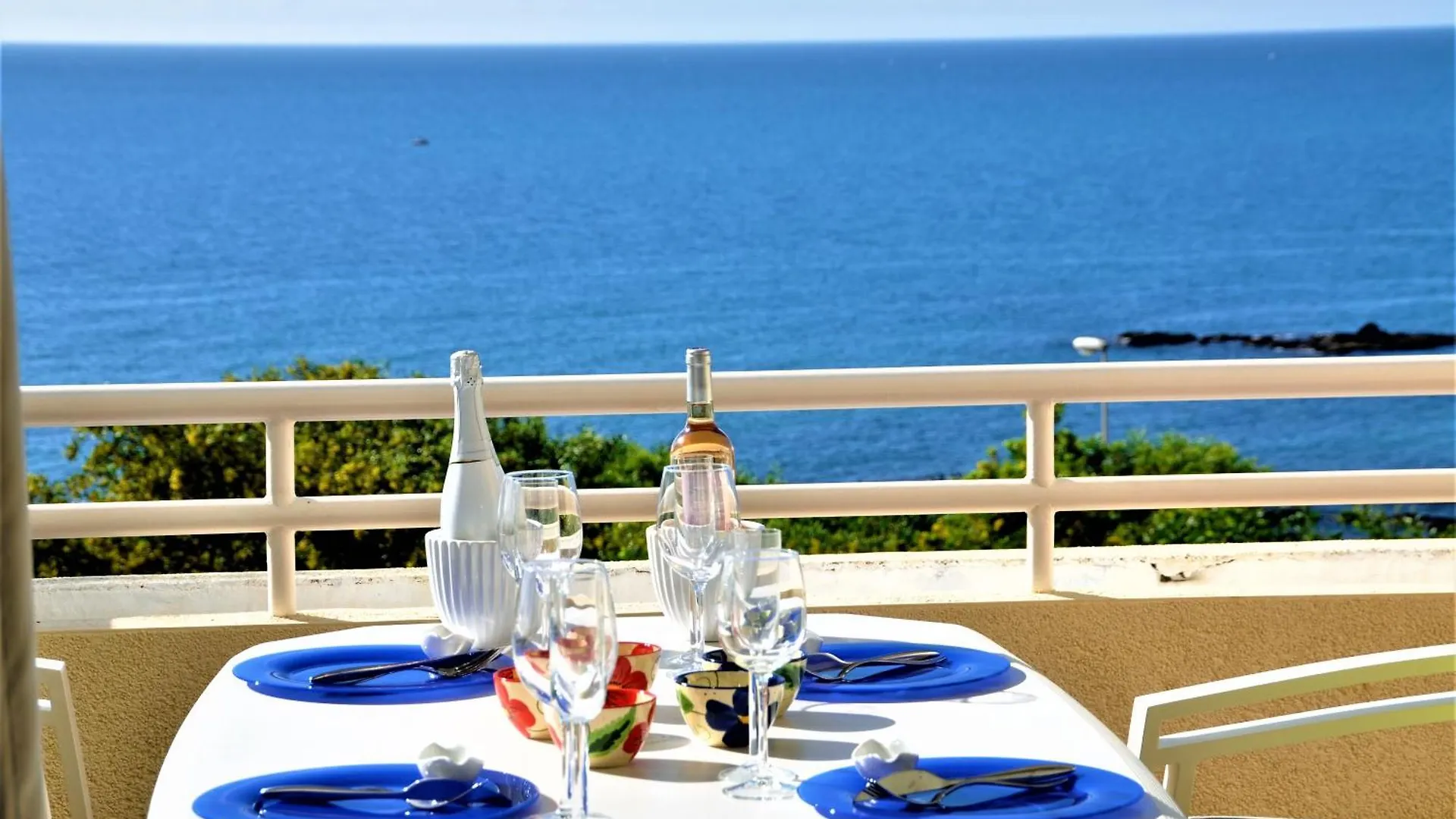 Spectacular 3 Bedrooms Sea Views Apartment El Faro