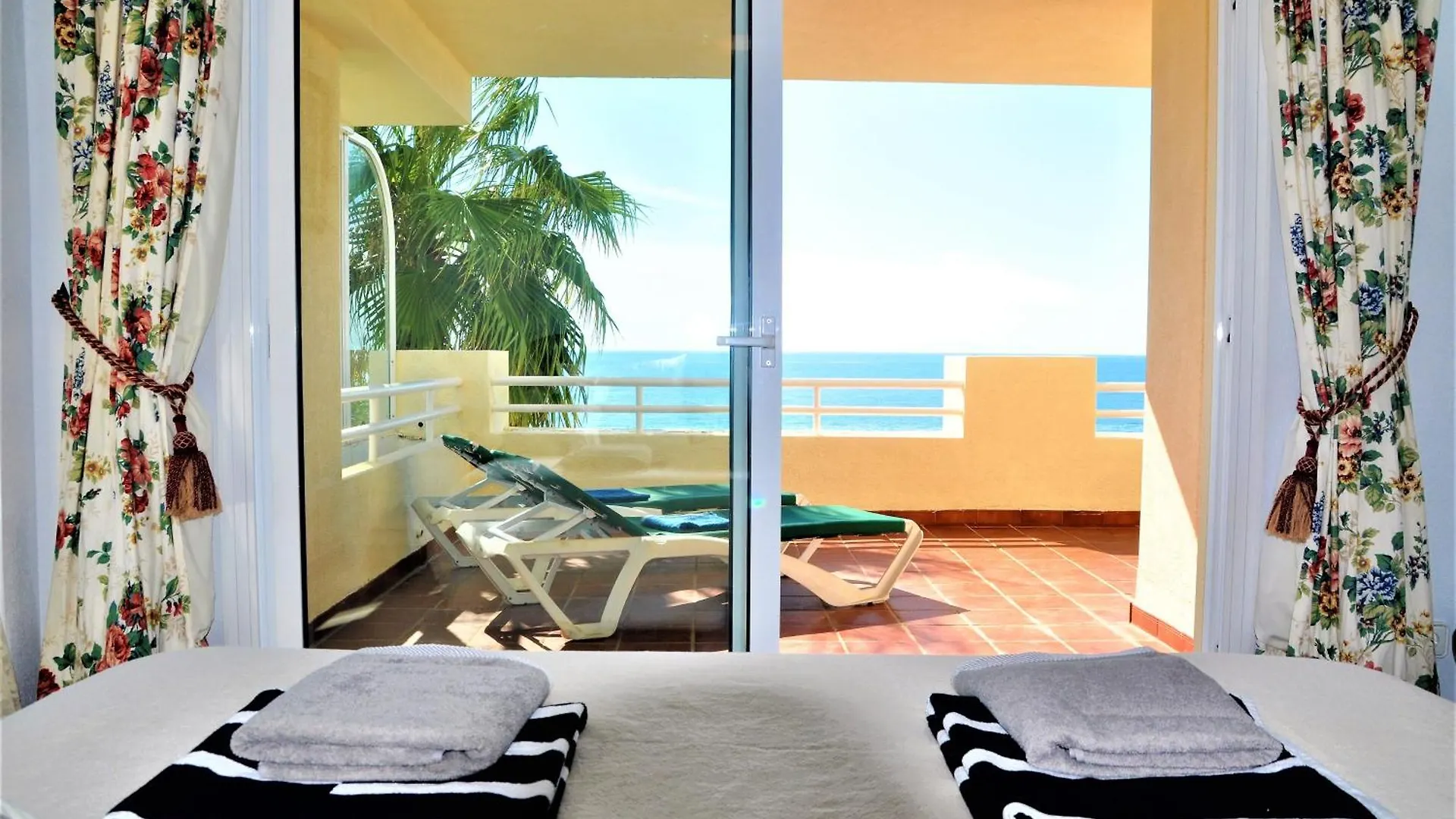 Spectacular 3 Bedrooms Sea Views Apartment El Faro