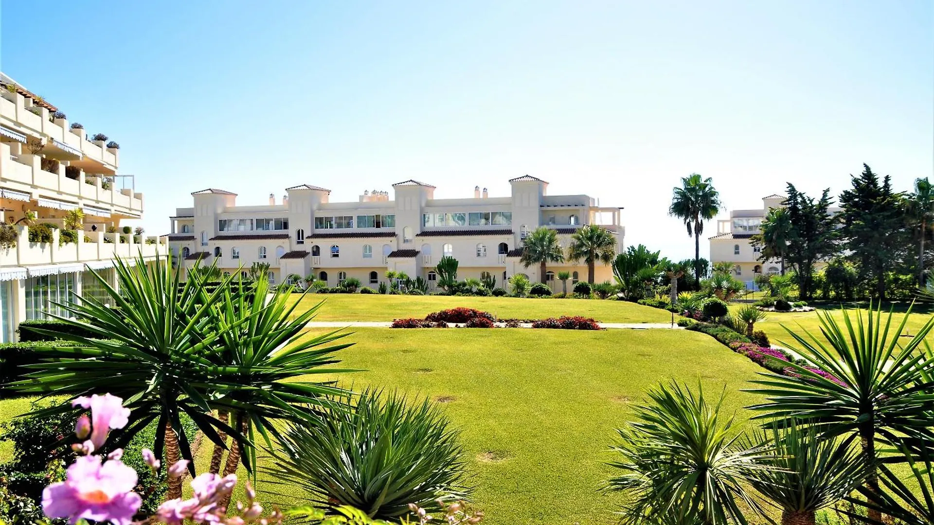 Spectacular 3 Bedrooms Sea Views Apartment El Faro